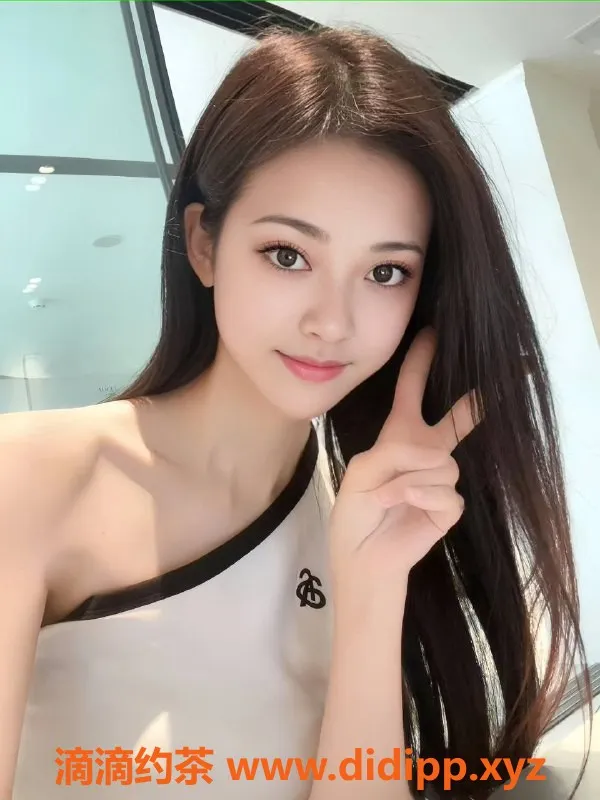 成都楼凤-成华区御姐夏夏，上门服务大胸美人