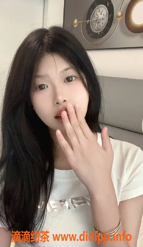 深圳楼凤-宝安可爱乖巧女孩，165cm/45kg/34C，服务热情