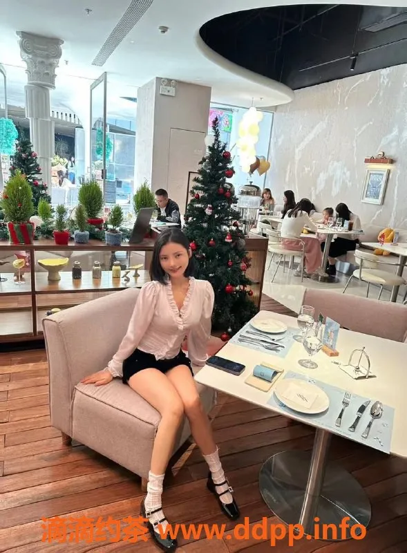 深圳楼凤-光明新区小琳，165cm身高，34C，超值服务