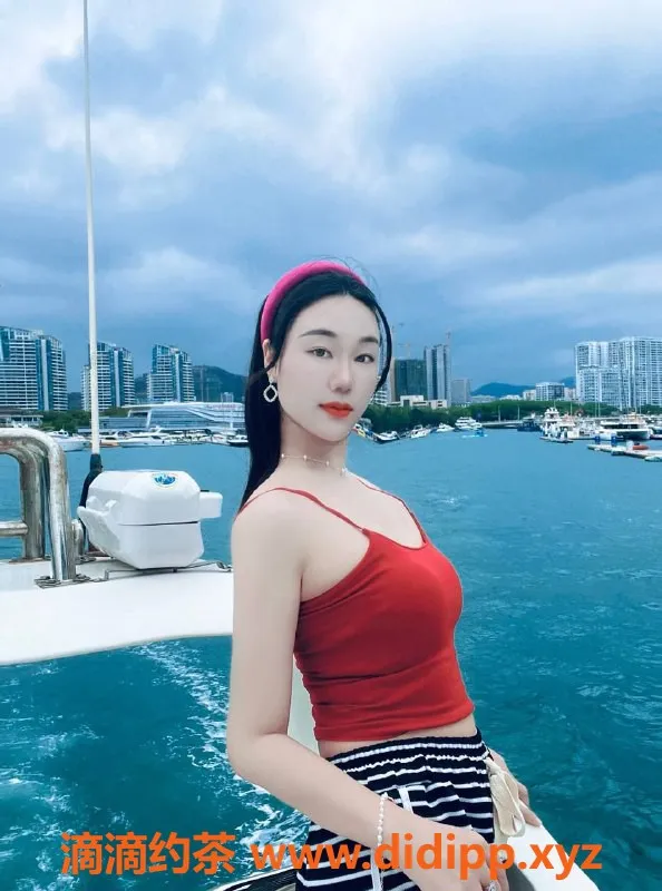 深圳楼凤-光明新区小小：23岁女友般服务，胸围36C