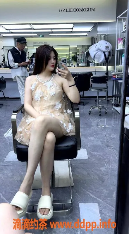 深圳楼凤-坂田，24岁，172cm，36C，服务热情，仅需500p起