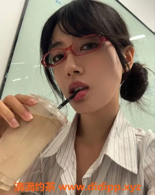 北京楼凤-南三环柯柯老师，大胸强气高挑美女，服务多样！