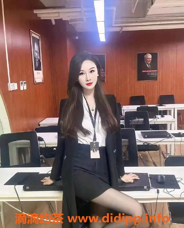 北京楼凤-朝阳区菲雨：25岁性感御姐，170cm细腻服务