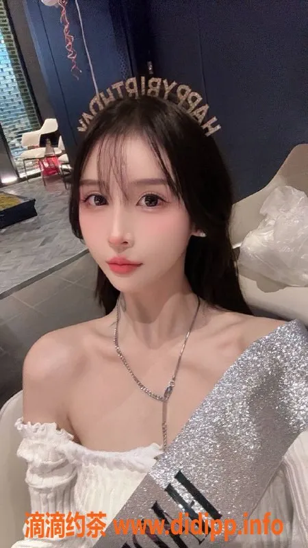 深圳楼凤-福田私约21岁小C纯天然姐妹，163cm 41斤