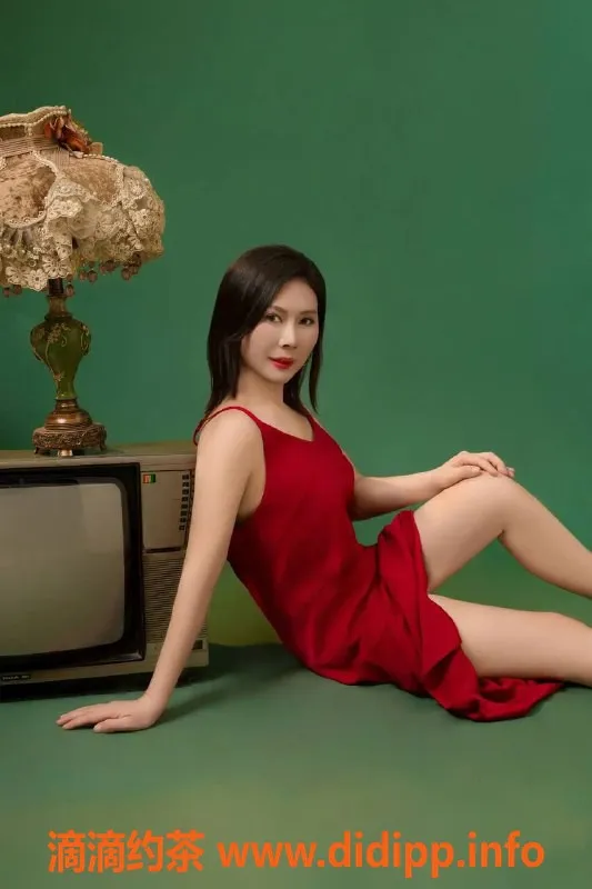 北京楼凤-朝阳望京骚妇红红，160cm 50kg B罩杯热情服务