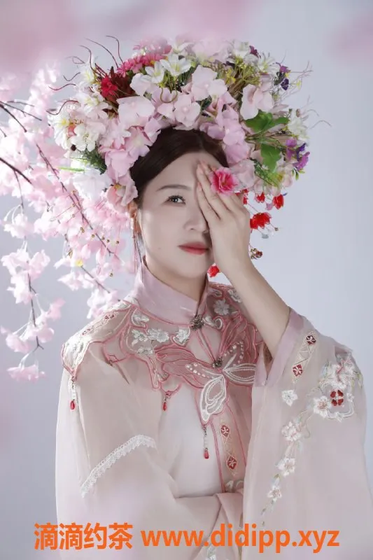 深圳楼凤-华强北莎莎老师，33岁172身高，36C美胸