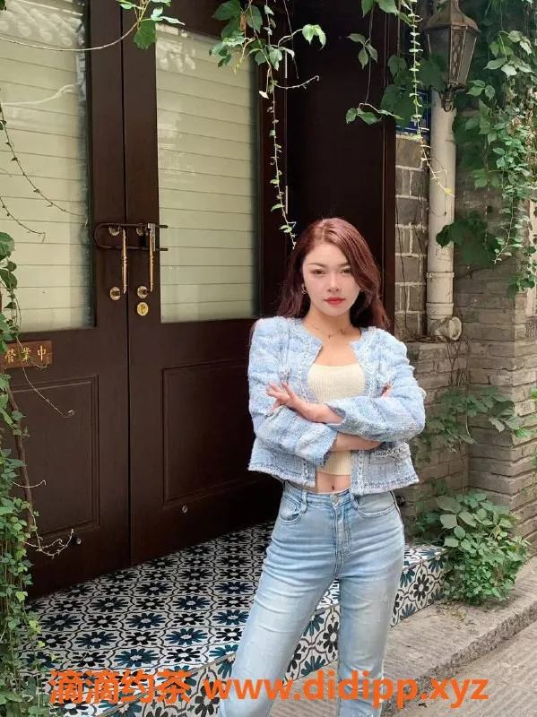 长沙楼凤-岳麓区苍老师，500p服务，体验不一样的快乐！