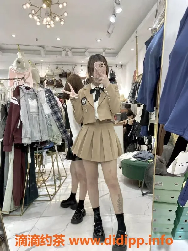 成都楼凤-成都小琪 | 17岁丰满妹儿 500元体验