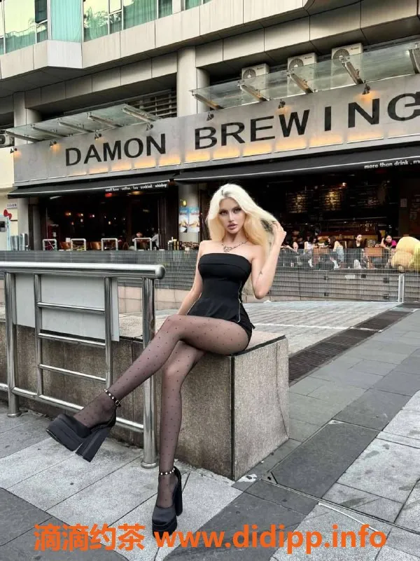 北京楼凤-石景山20岁金发娇娃，164cm娇小萝莉诚邀约单！