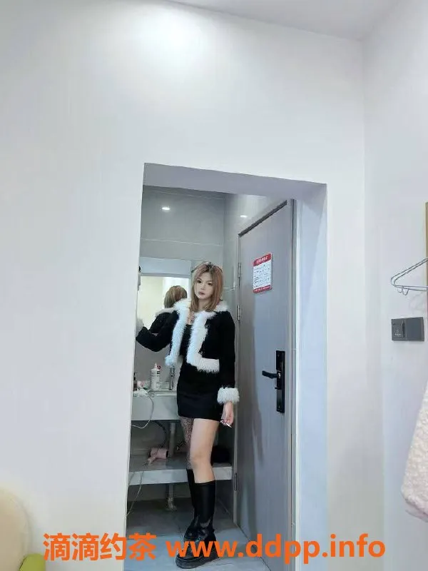 成都楼凤-武侯区欣欣嫩妹，特价6p 10pp