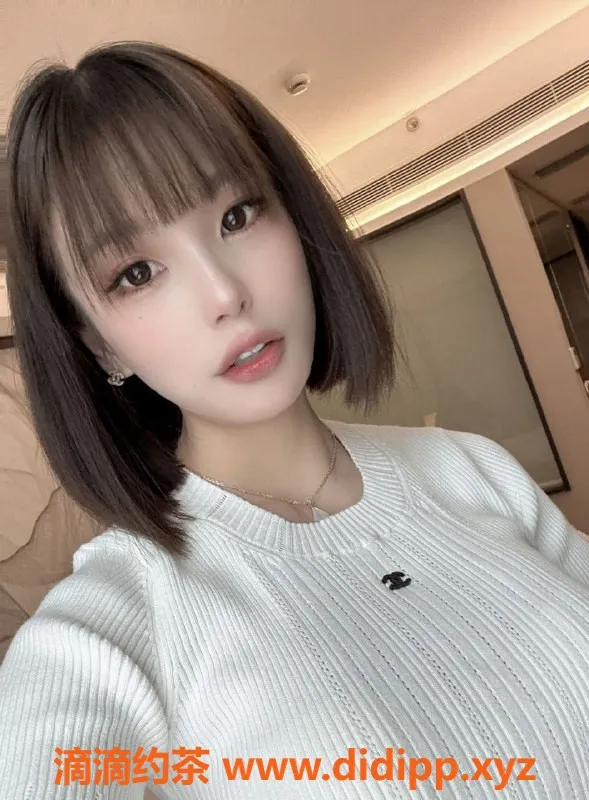 上海楼凤-黄浦艺名梓瑜，168cm，45kg，课费1300p起