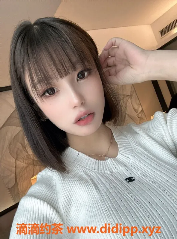 上海楼凤-黄浦艺名梓瑜，168cm，45kg，课费1300p起