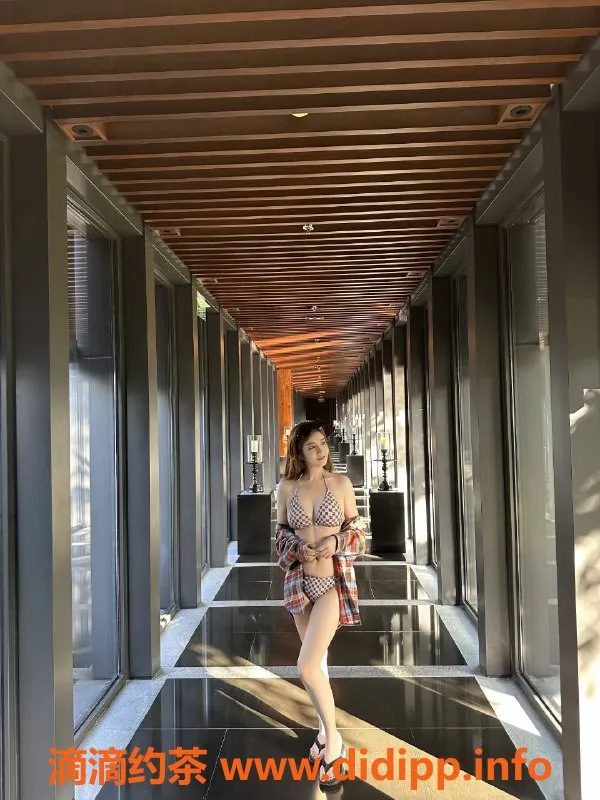 北京楼凤-朝阳小暖，28岁面容温柔，胸围36C