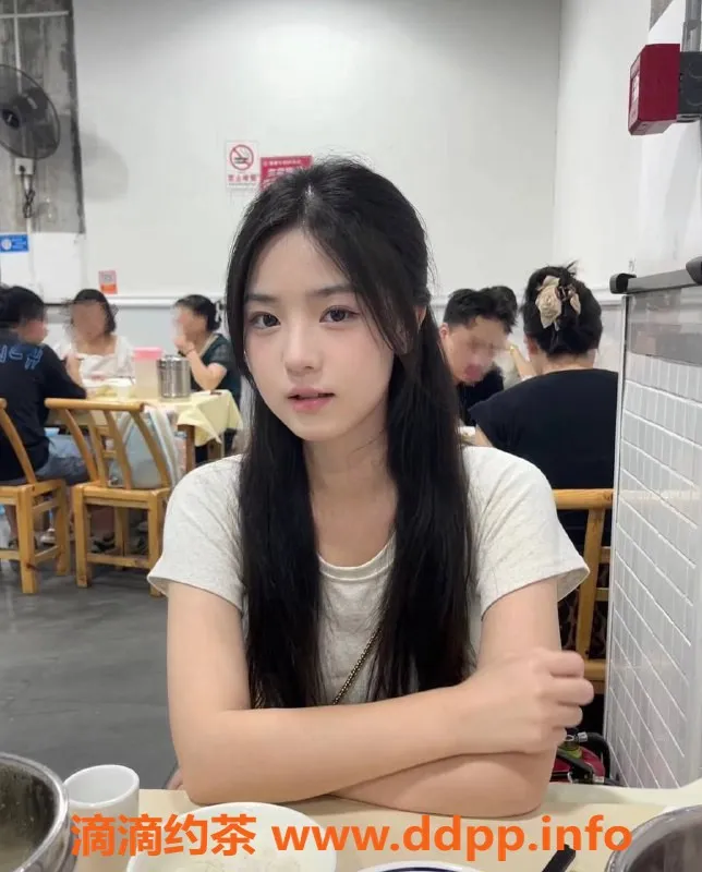 北京楼凤-丰台李妞妞：大胸妹，活好紧致，超值体验！