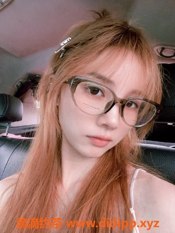 成都楼凤-武侯区Alice，8p价格，颜值高、身材匀称的嫩妹