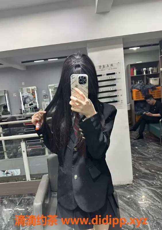 上海楼凤-长宁嫩妹布丁丁，34C胸围，资费亲民