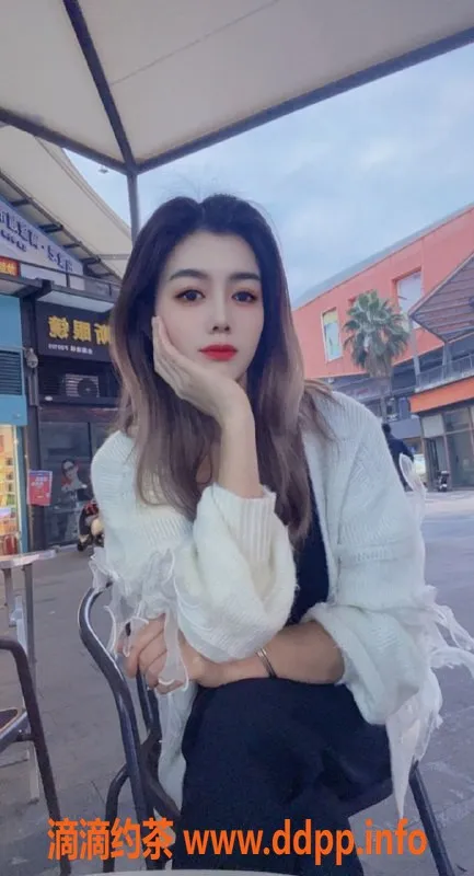 深圳楼凤资源信息,深圳樱子，大胸服务，低至600元