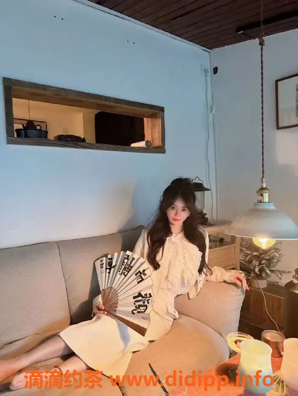 北京楼凤-朝阳上官萝莉，22岁154cm，价格1200元