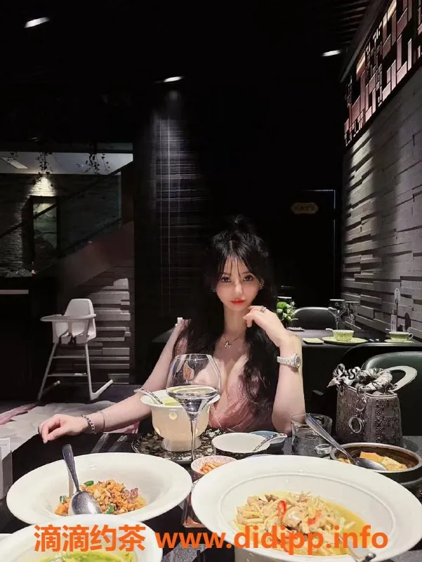 北京楼凤-朝阳上官萝莉，22岁154cm，价格1200元