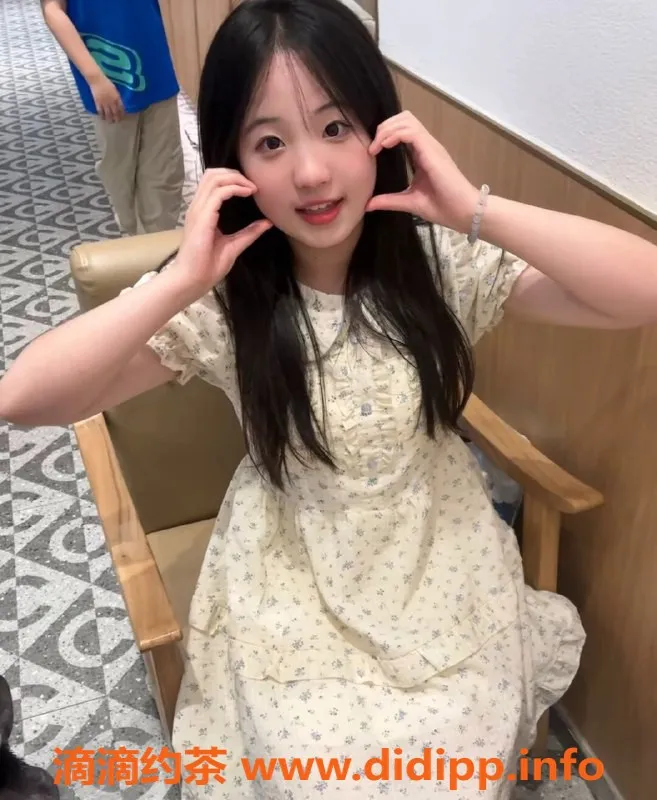 深圳楼凤-深圳光明林苹果，23岁，156身高46斤，热情服务