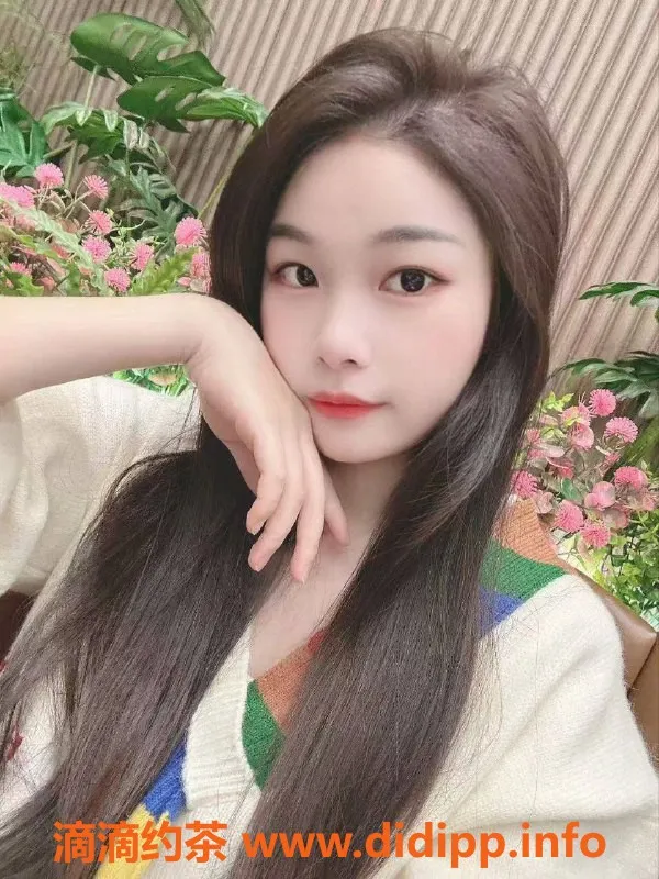 东莞楼凤-南城小颖 24岁 小巧玲珑 温柔服务