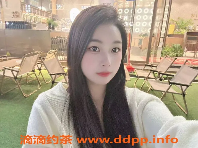 东莞楼凤-南城小颖 24岁 小巧玲珑 温柔服务