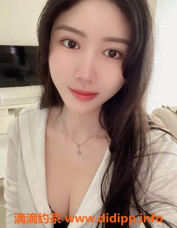 成都楼凤-青羊区依依，165cm/47kg，享受优质服务不容错过