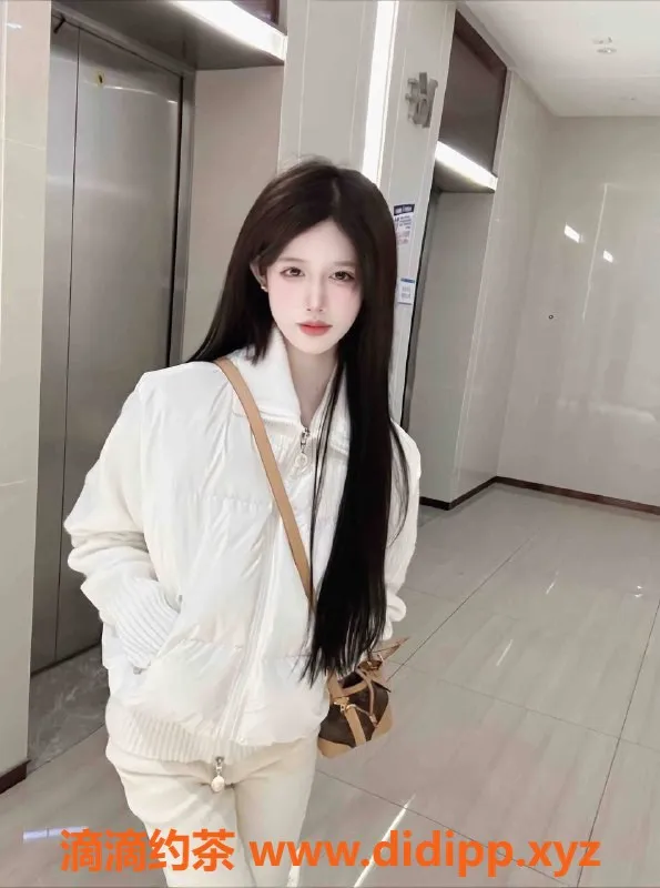 深圳楼凤-南山小绵羊，舌吻调情，1100起