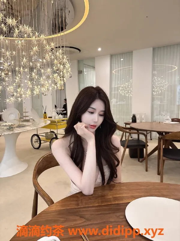 深圳楼凤-南山兰兰，1800起，舌吻制服服务