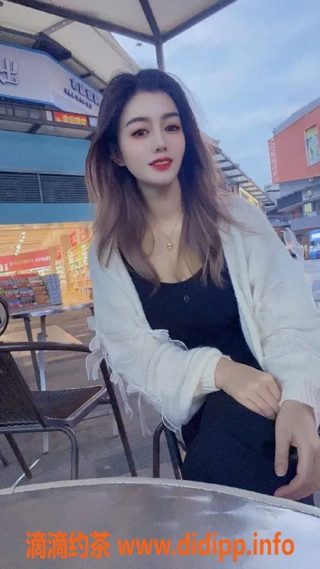 深圳楼凤-宝安樱子，600元69调情，制服丝袜等服务