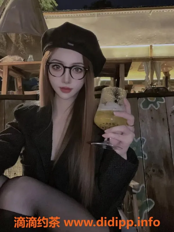 北京楼凤-朝阳门三文鱼，23岁，身材苗条，服务超赞！