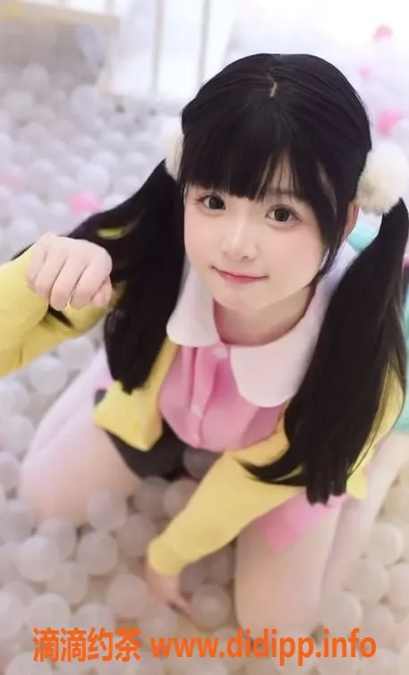 上海楼凤-黄浦小鹿酱，165身高C胸，2000元服务等你体验