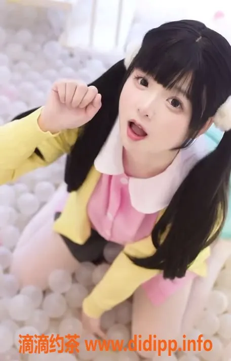 上海楼凤-黄浦小鹿酱，165身高C胸，2000元服务等你体验