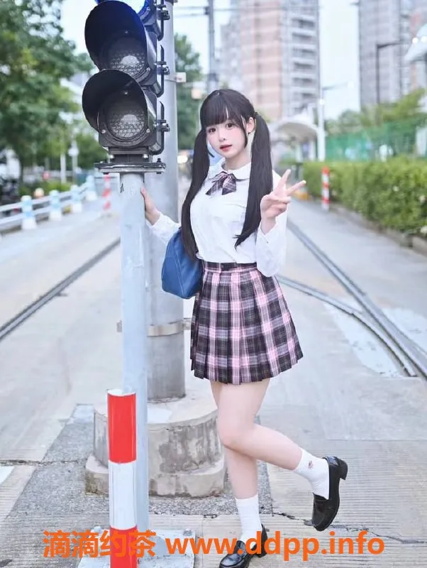 上海楼凤-黄浦小鹿酱，165身高C胸，2000元服务等你体验