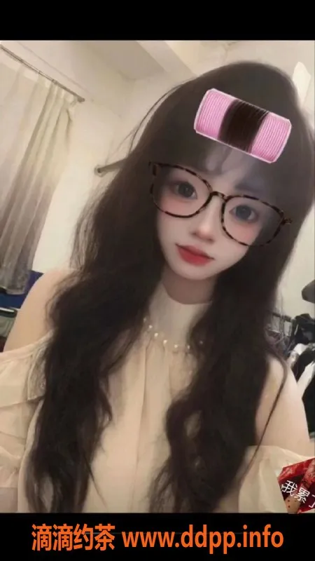 广州楼凤-广州天河嫩妹苏晨曦，750元体验舌吻服务