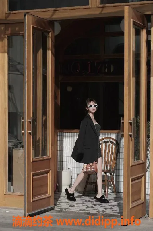 广州楼凤-广州天河小丸子，800元嫩妹69式服务