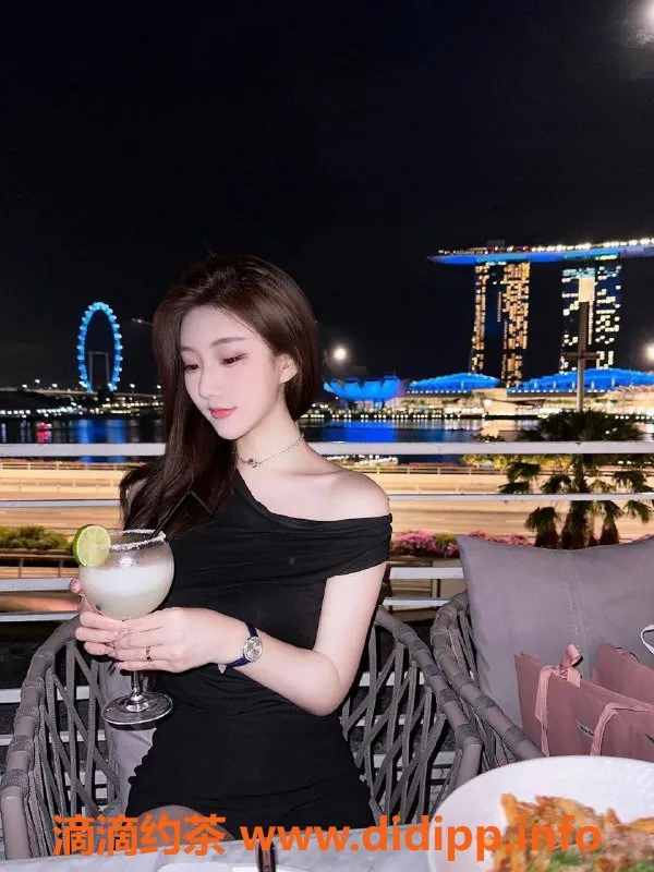 上海楼凤-徐汇何语微微，身高167，价格1200p起