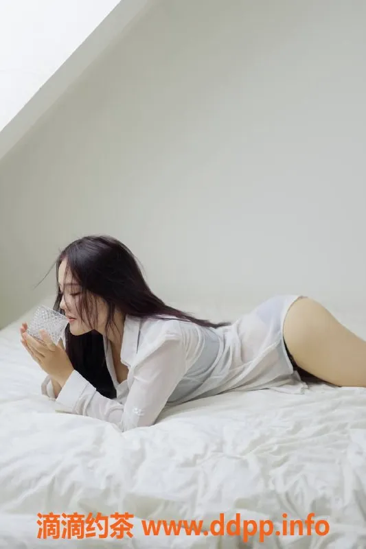 北京spa会所-朝阳小灵子，25岁162cm，36C，推油健身教练