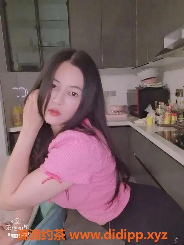 北京楼凤-朝阳小苍井：26岁，160高，96斤，36D，800起