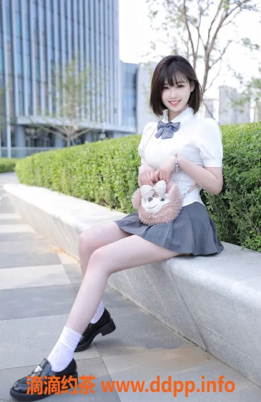 北京楼凤-朝阳乐小，20岁可爱萌妹，168身高，119斤