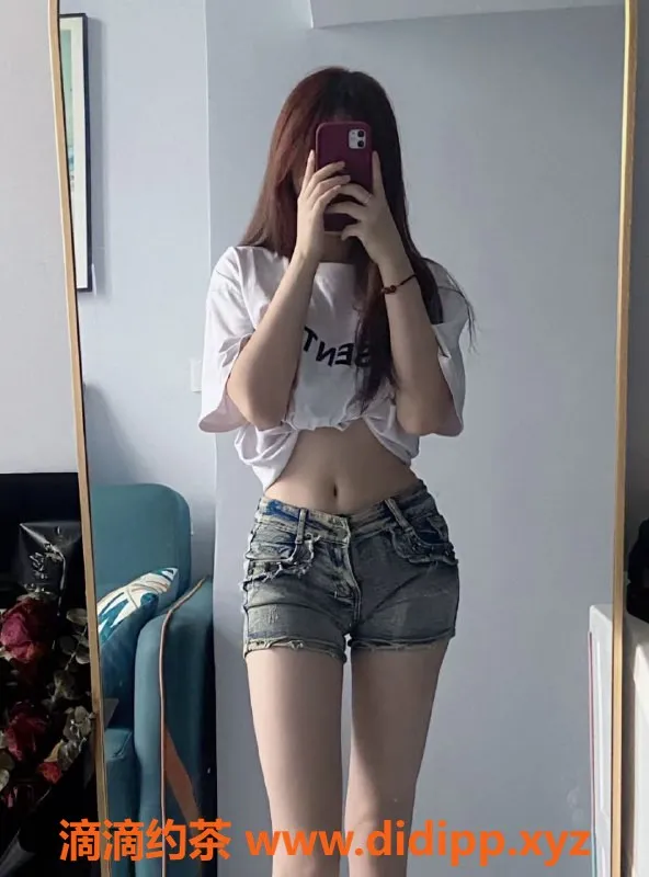 成都楼凤-成都嫩妹橙子，20岁158cm，90斤，500元首次体验