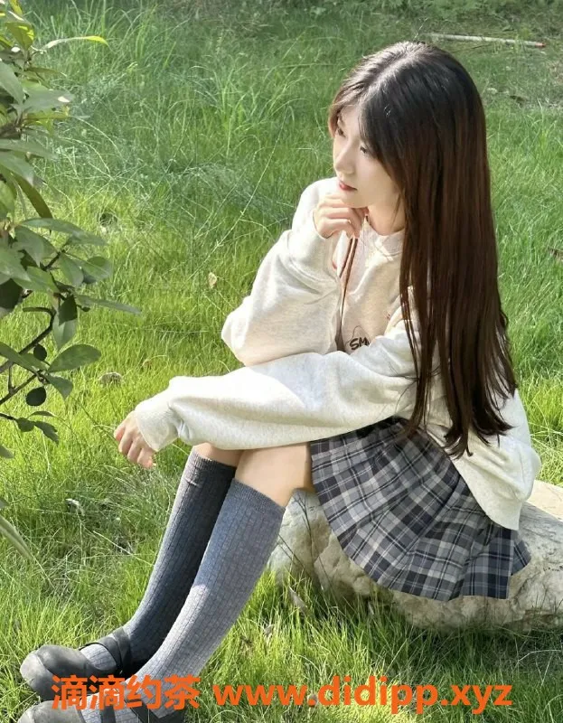 深圳spa会所-福田00后丝足姐妹花，尽享奢华服务