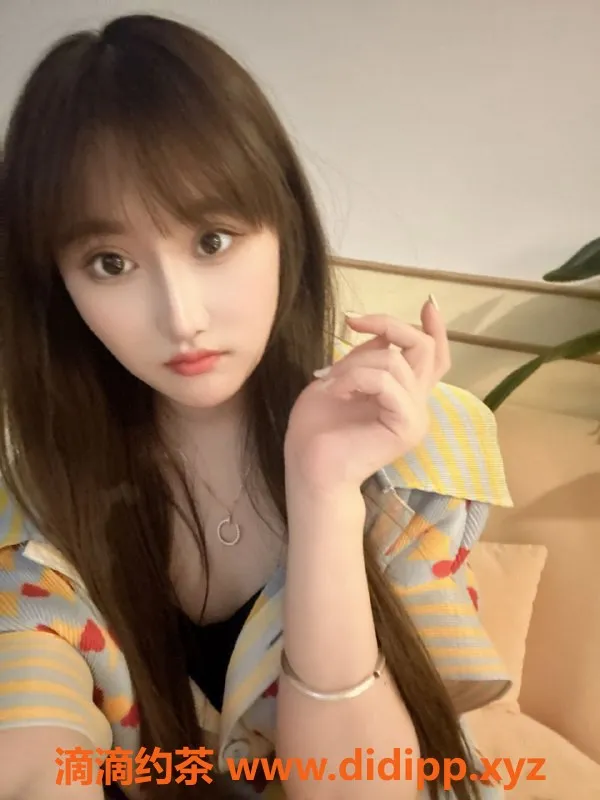 北京楼凤-海淀安琪拉，22岁女友型伴游，身高169