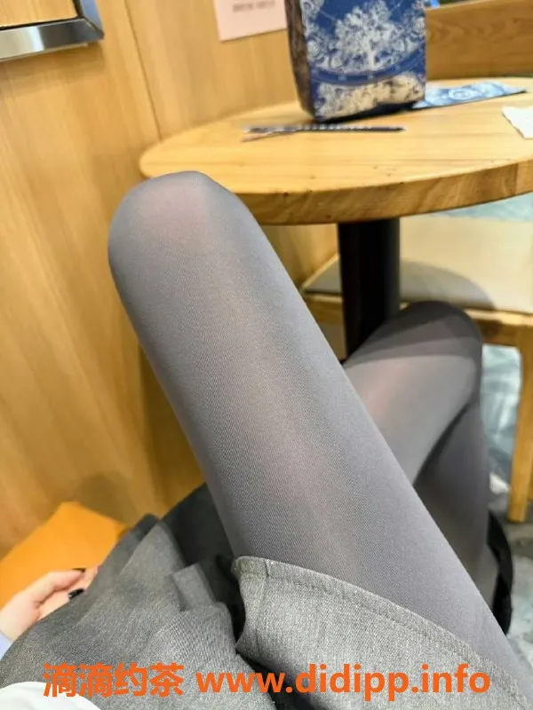 北京楼凤-石景山琪妹妹，1200p嫩妹萝莉等你体验