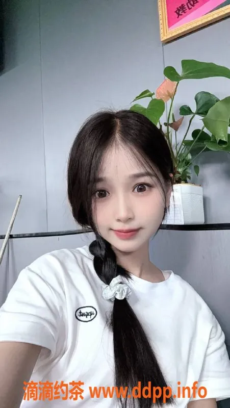 深圳楼凤-宝安可欣，163cm B罩杯，900元起服务