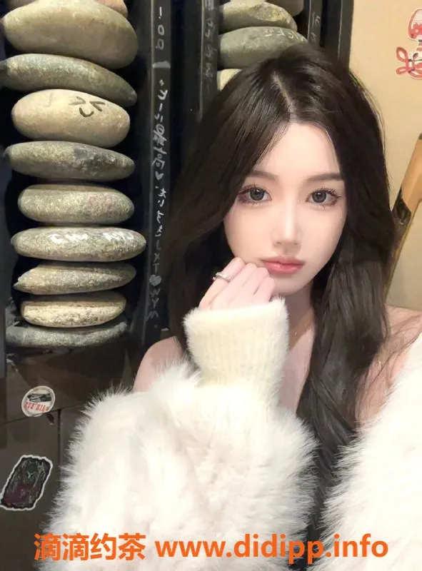 深圳楼凤-宝安倩倩 - 600元私聊服务，超赞体验！