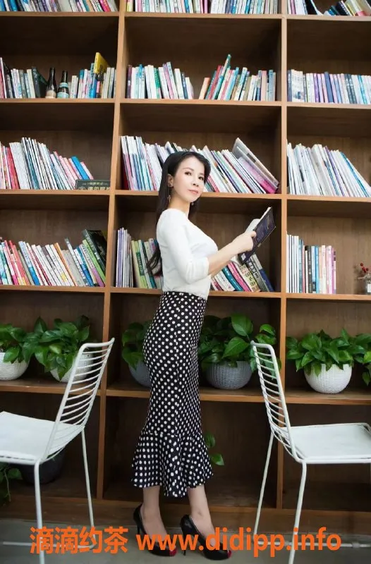 深圳楼凤-深圳坂田小小，95后专业环保SM服务