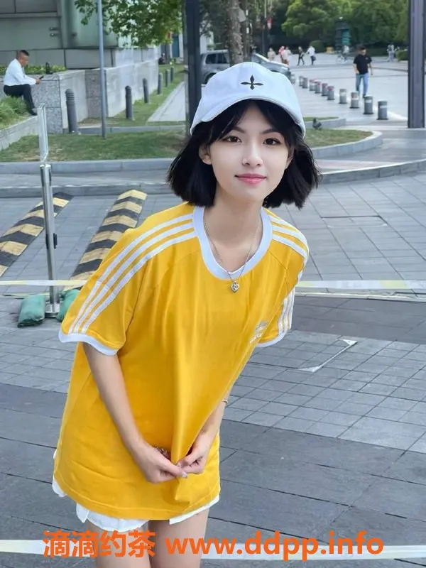 北京楼凤-朝阳北苑18岁清纯可爱晓雨，身高160，40kg