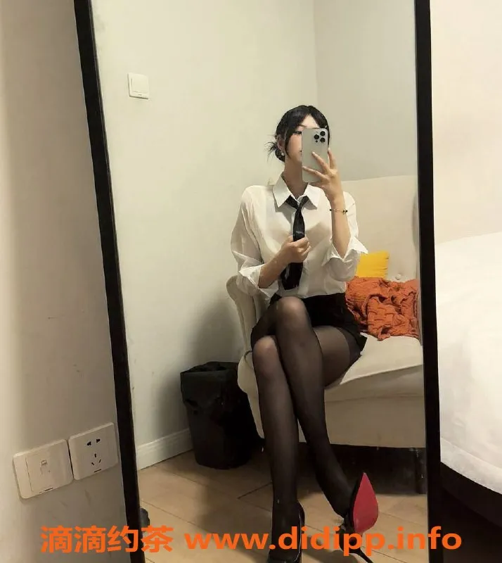 上海楼凤-徐汇冉冉，165cm大胸36D，1400元起服务