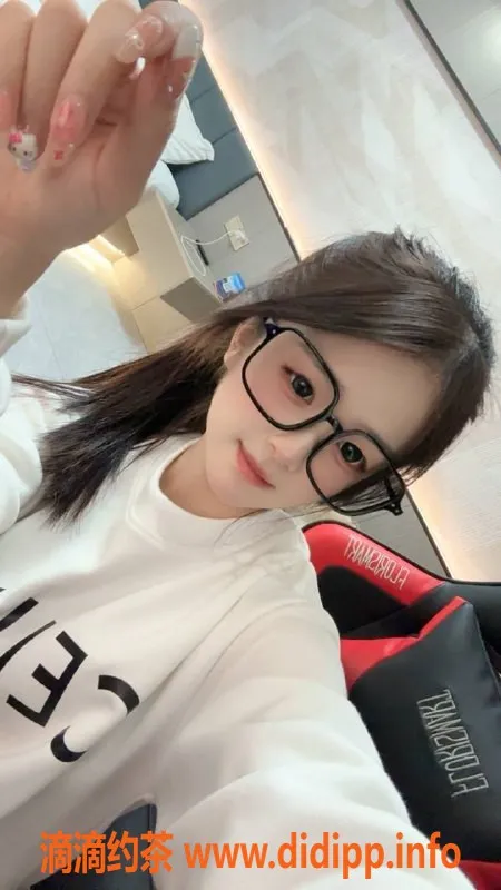 东莞楼凤资源信息,大朗婷婷 160CM 44KG C+无科技 热情服务